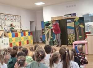 Przedstawienie teatralne pt. "Bajkowa karuzela z lalkami"