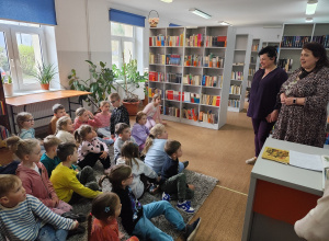 NIEZWYKŁE SPOTKANIE W BIBLIOTECE W GCKSI B W GODZIANOWIE